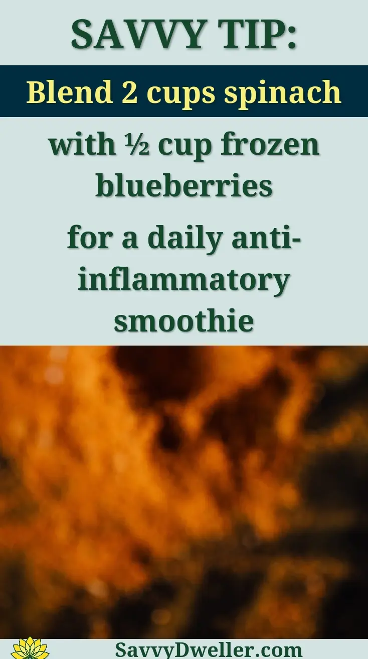Recipe for an anti-inflammatory smoothie made with spinach and blueberries, promoting anti-inflammation benefits.
