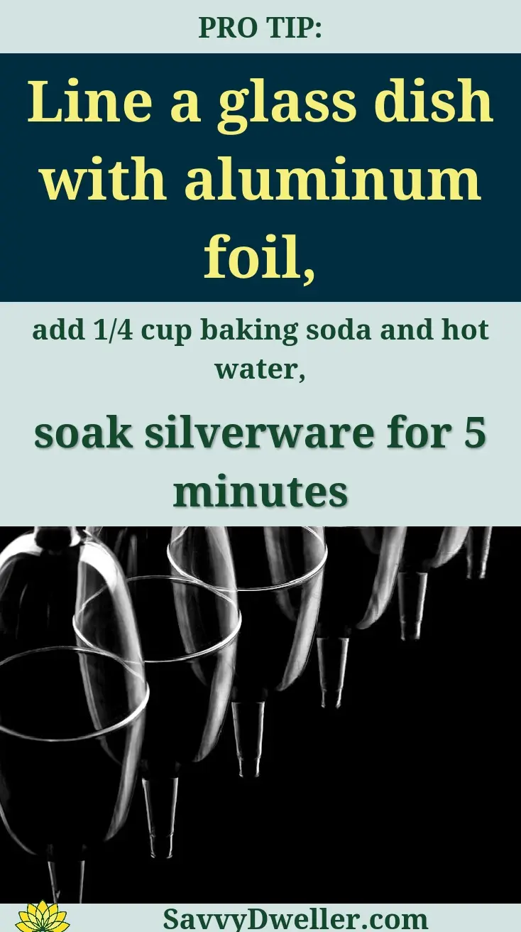 Step by step guide for cleaning and polishing silverware using aluminum foil and baking soda.
