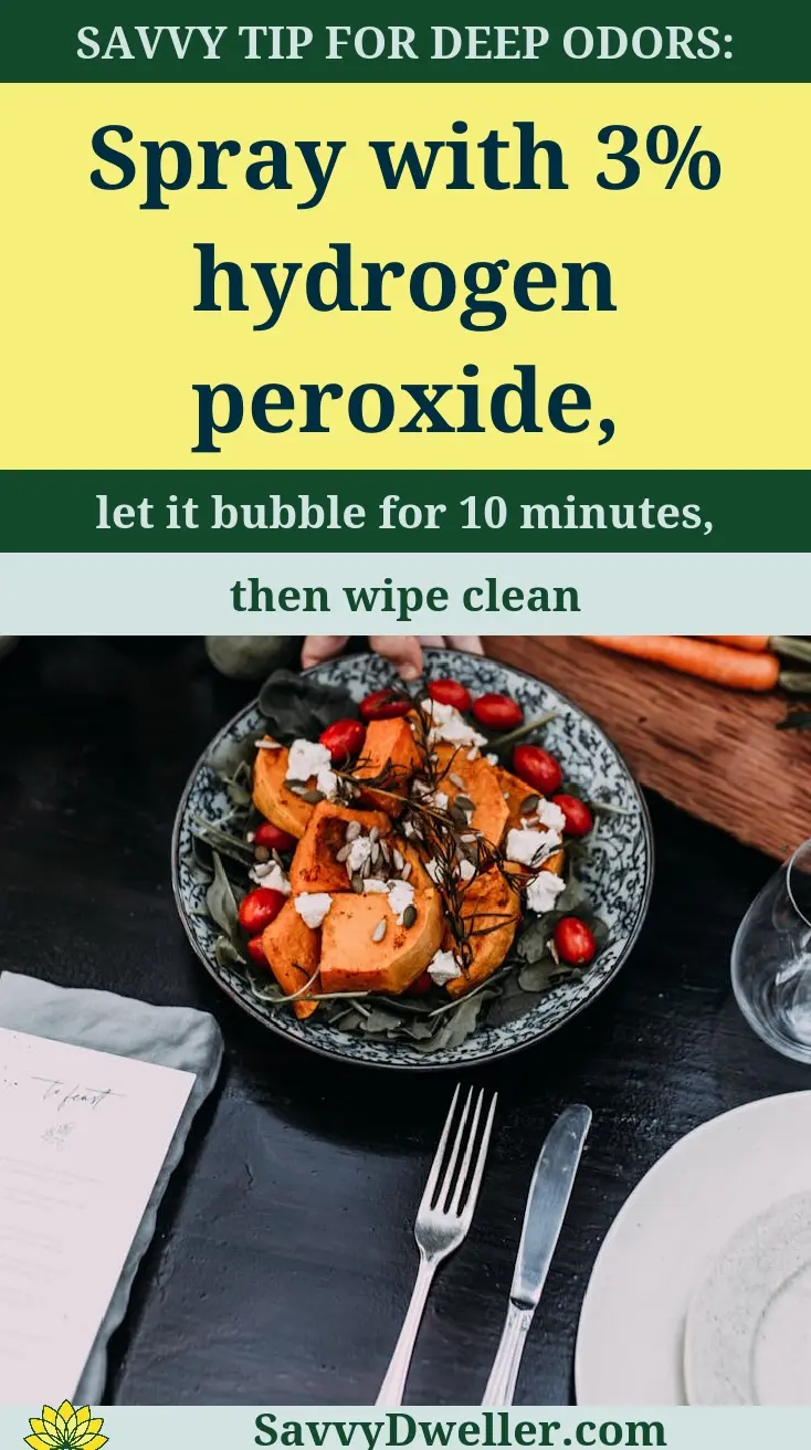 Tip for deodorizing a wooden cutting board with hydrogen peroxide.