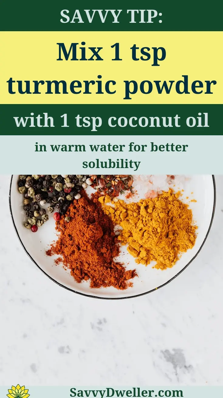 Turmeric powder and coconut oil mixture for turmeric water benefits